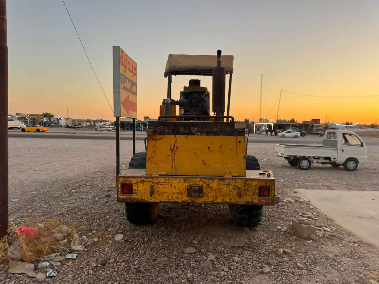ال سلام عليكم
شفل فريش حجم 1300 
كير و محرك شرط
بلا رقم كتاب 
سعر 110 وبيها مجال 
عنوان صلاح الدين العباسية 
رقم ***********
