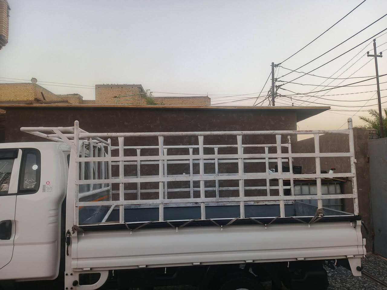 سلام عليكم محجر نثيه نضيف سعره 260 مكان بغداد ***********
