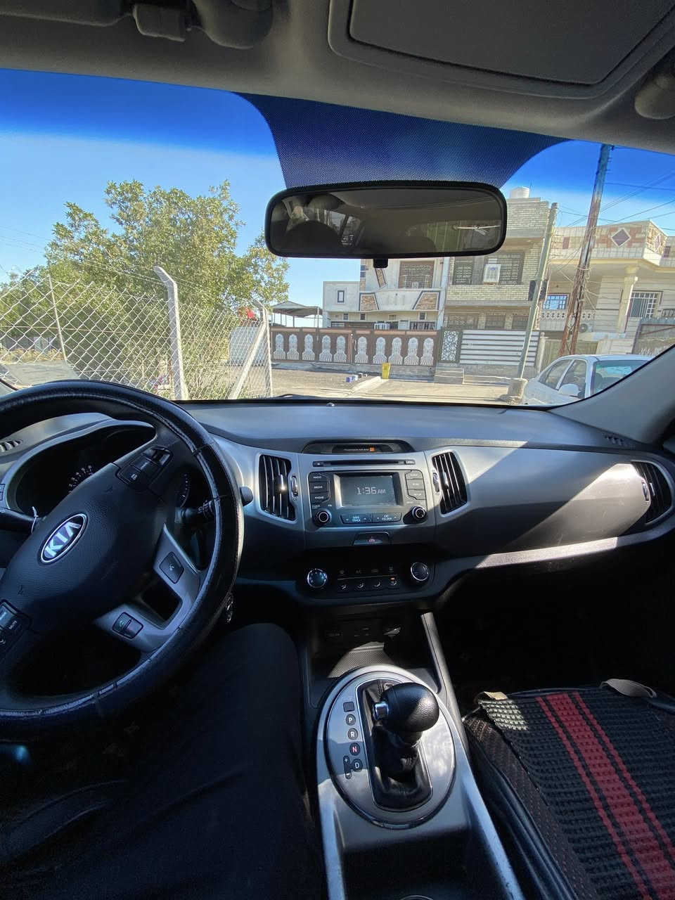 سبورتج 2016 رقم بغداد
 ضررها كما موضح بالصور ماشيه73 ميل 
بدون ضرر داخلي وبدون ايرباك نقصها تبريد 
 والسونار موجوده صورته 
السعر المطلوب 143 وبيها مجال 
مكانها بغداد / حي الاعلام / الشباب
الاتصال على الرقم فقط متوفر واتساب ***********
