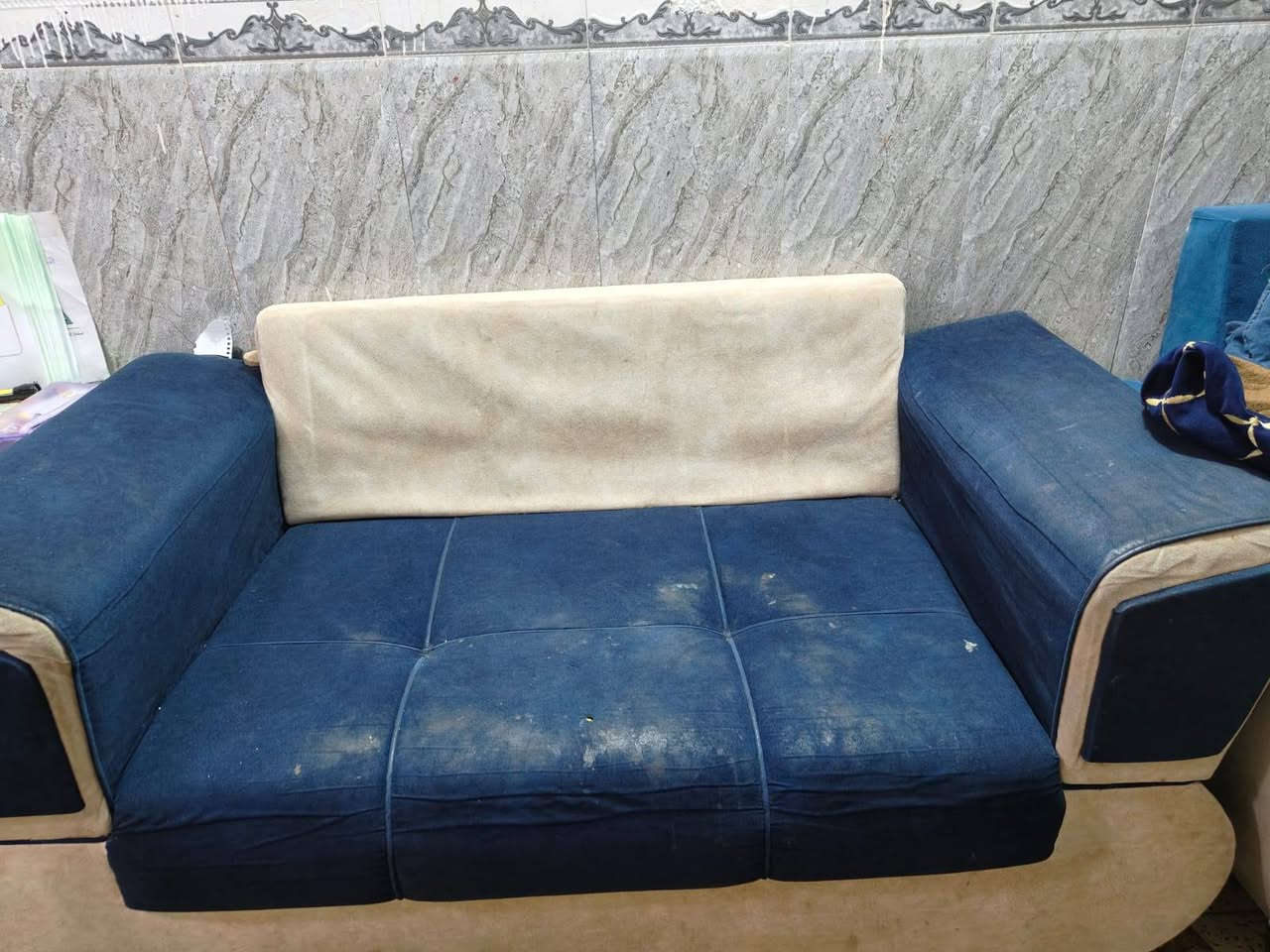 تخم قنفات مستعمل نظيف جدا نجف حي العسكري قرب الأدلة الجنائية السعر ١٠٠ *********** واتساب النجف, العراق
