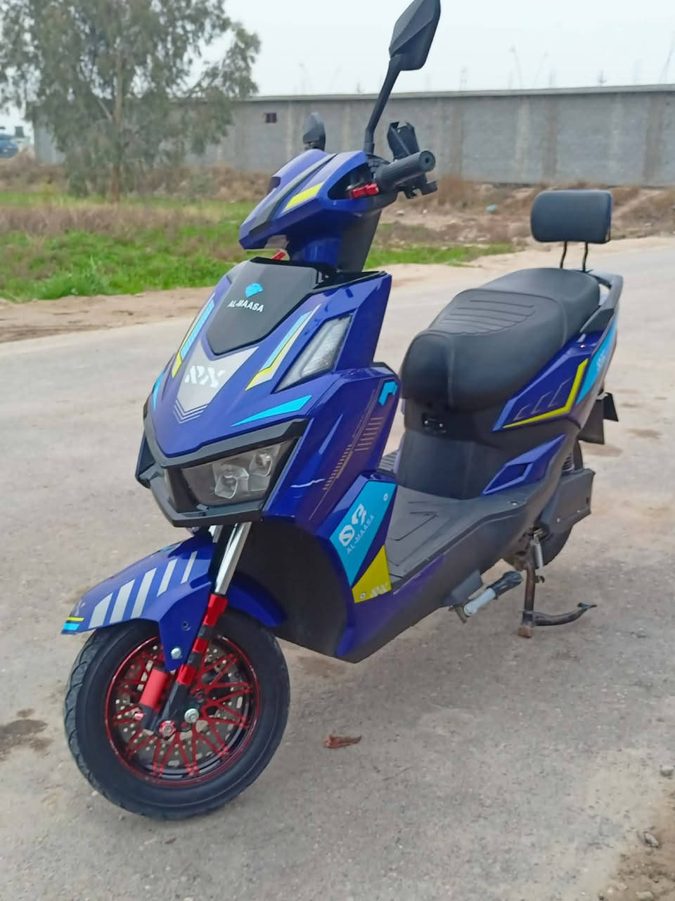 السلام عليكم اخوان عندي ماطور للبيع نضيف جداً مابي لا شخط لا ضربه بعده جديد موديل2025ما صار اهواي من اخذته دايرات جدد تحكمات كله شغاله بريكات شغاله بس البريك الكدام لاغي لئن يكلب والبطاريات عل فحص اذا مو جديد مرجوع السعر 650وبي شويه مجال للطيبين مكاني الكرمه
***********
