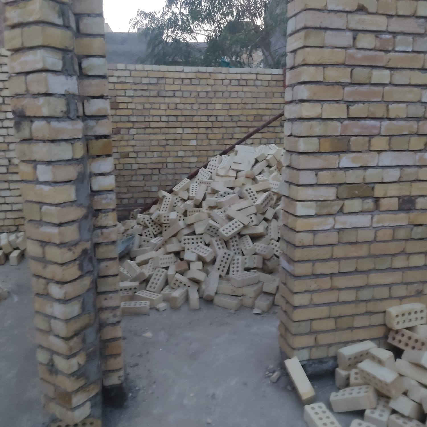 خلفه بناء درجه اولى استلام مهندس متفرق حالين نعمل في جميع مناطق بغداد كرخ ورصافه بسعار مناسبه بليوميه على الدبل وقطعي والتزام بلموعد ***********
