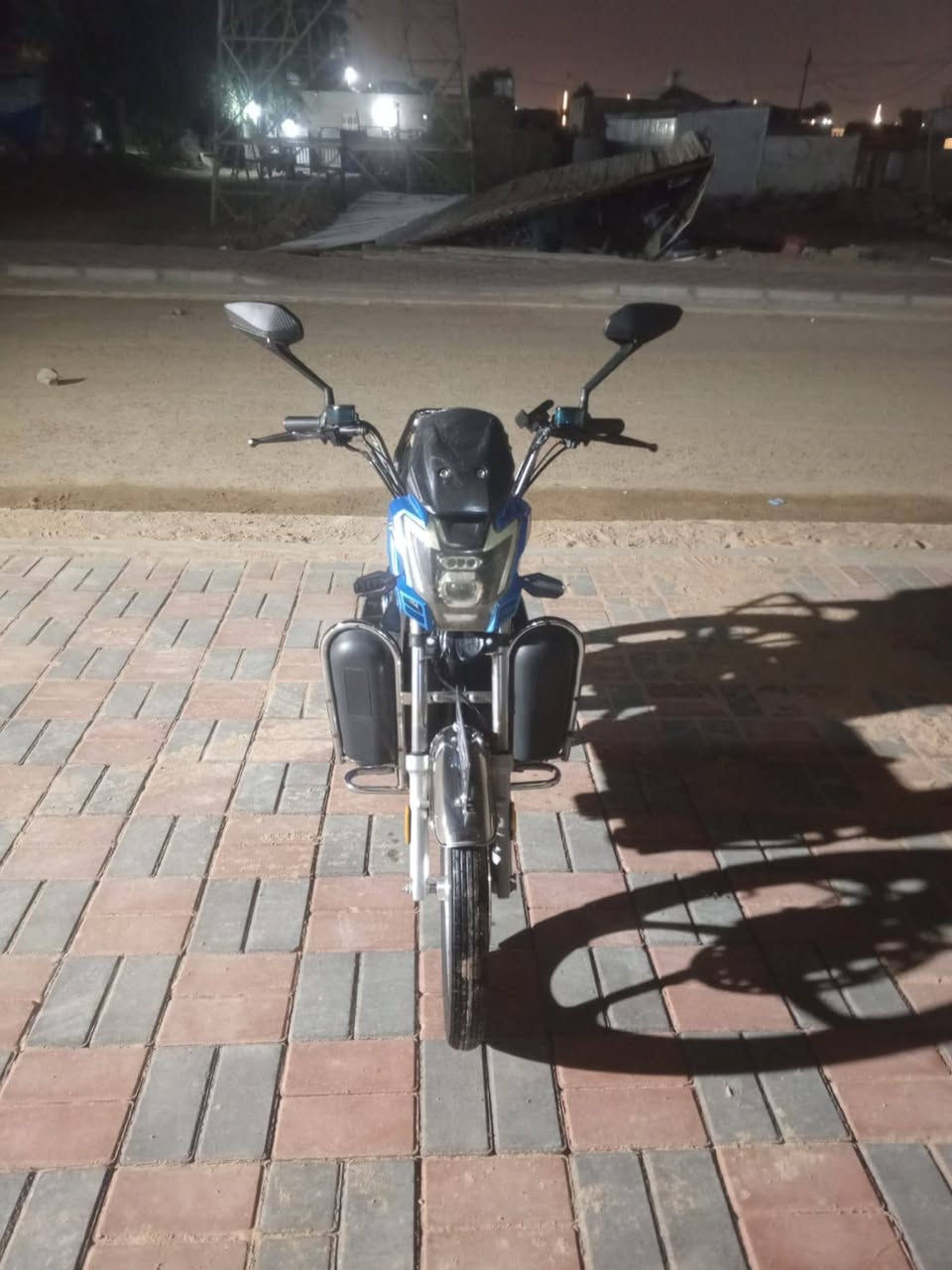 ياالله ❤️
توكلنا على الله ❤️‍🔥 السلام عليكم بايسكل شحن هارلي للبيع موديل ٢٤ كله شغال  كهربائيات كله شغاله من هورن واشاير ودبل اشاره تثبيت سرعه وبك  ولايت زنون عالي وناصي وحساس مانع سرقه   ٤ نمر  ٥ بطاريات على فحص 
 قيم بما يرضي الله  لأن متوازي على فلوسه  
للستفسار اكثر اتصال على الرقم:***********
 العنوان: الرمادي التأميم الدواجن 
دراجه متوازي وأريد ابيعه
