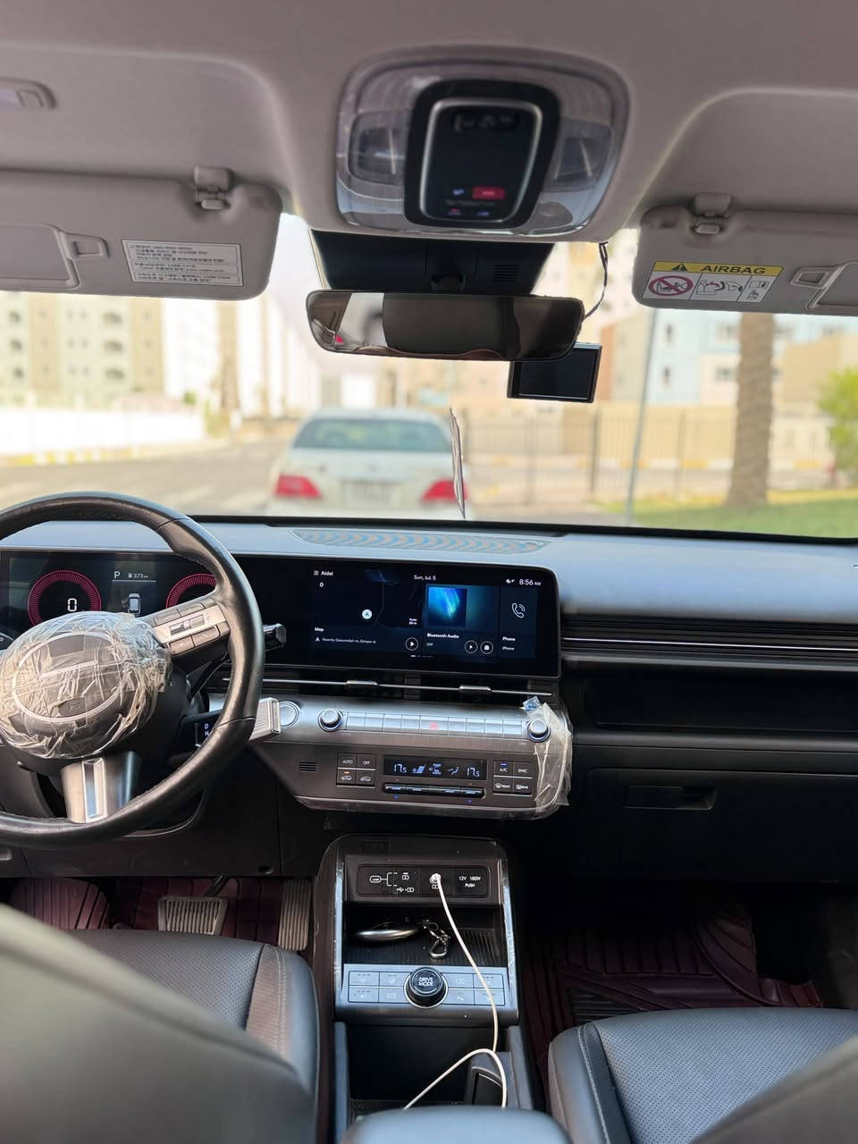 السلام عليكم عندي كونا كوري 2025 محرك 1600 جي دي اي
فول عدا الفتحه  ماشيه ٢٥
التحكم  المنحدرات كامرا360 تدفئة تبريد المقاعد مستشعر وقوف بصمه مثبت السرعه شاشه كبيره مراقبه النقطه العمياء نضام المفتاح الذكي مصابيح زنون الامامي تشغيل عن بعد رادار شاحن لاسلكي كشافات ضباب تبريد تدفئه كشنات الحادث تبديل بنيد ايرباك استيرن  
*********** السعر ١٧٥ وبيها مجال
