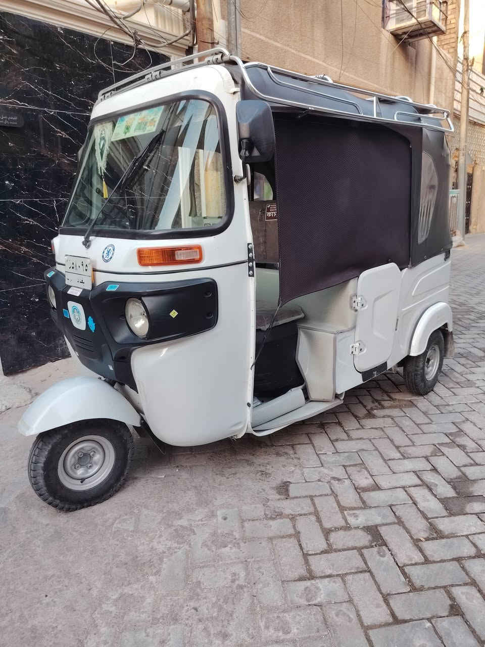 سلام عليكم تكتك موديل 22 رقم سنويه بسمي  مكينه مكفوله ما مشروكه السعر 8500 بيها مجال قليل عنوان مدينه صدر قطاع 18 يريدها اتصل ***********
