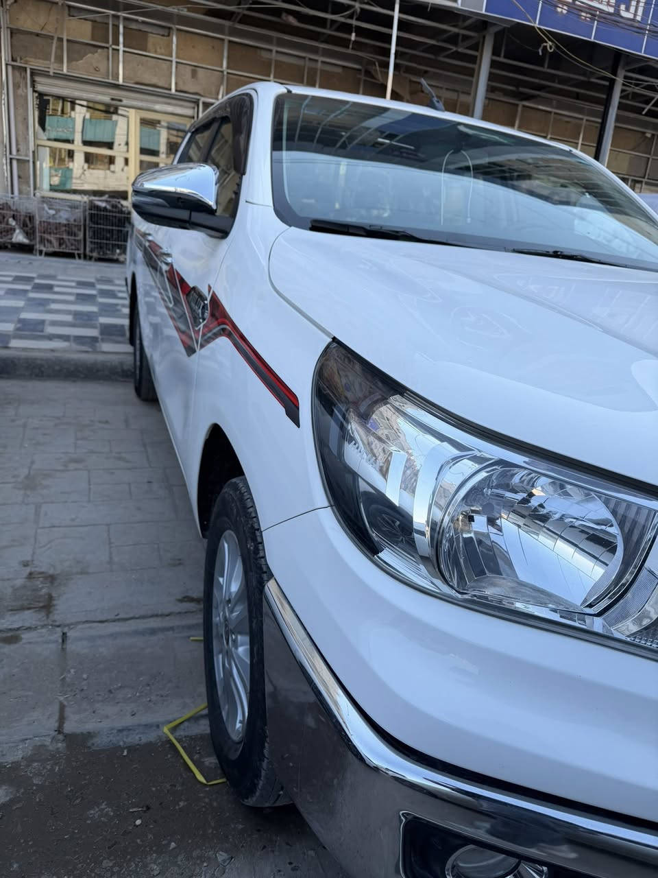 هايلوكس 2023 ساز 4*2
تو ويل

تدفئة كشنات 

قماش احمر 

كامرة خلفية 

تثبيت سرعة 

مانع انزلاق 

نضام ايكو -سبورت 

..سيارة مكفولة كفالة عامة ما عدا بيها طخة جوة الباب خلف الراكب ما مصلحة تنسحب بارد موضحة بصورة 
….السعر 293 ورقة 
…
ماشية 42 الف 

…مرقمة بغداد باسمي 

….اتصال ***********
