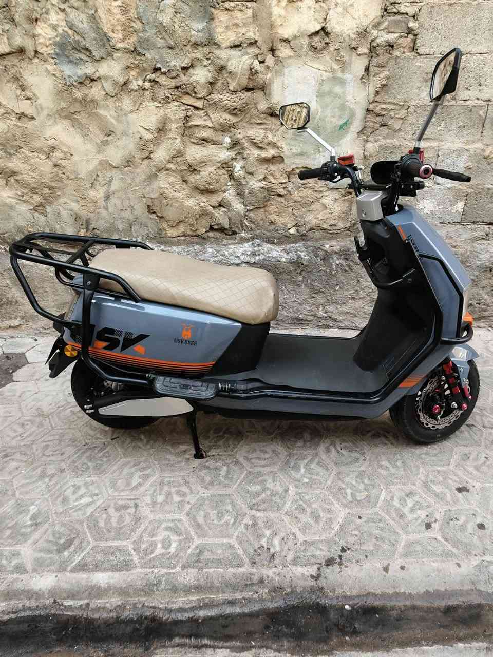 السلام عليكم ورحمة الله وبركاته من رخصة الادمن ماطور شحن للبيع في الرمادي للبيع ٦ بطاريات شاحن ٢ صويج ٢ بصمه تشغيل عن بعد الاتصال على الرقم *********** موجود وات ساب او على الفيس متواجد العنوان العزيزيه مقابل جامع الحاج كسار
