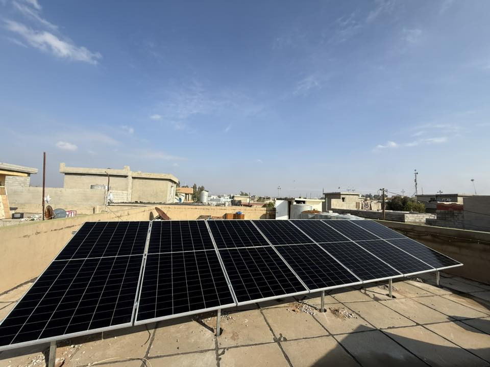 تم بفضل اللّٰه تركيب منظومة طاقة شمسية من قبل كوادرنا في 

#قريةباجوان 

للاخ ::خضير عباس ابو نوار 
  
✅ نظام طاقة شمسية متكامل بأعلى المواصفات

✅فولتية ثابتة 220فولت 
✅كهرباء مستمرة بدون انقطاع 
✅تشغيل تلقائي عند انقطاع الكهرباء

🔵انفيرتر قدرة(7) كيلو واط 
🔵الواح قدرة  (645) واط نوع Aiko
🔵بطارية ليثيوم (314)امبير  16 KW

✅صيانة فورية بحالة مواجهة اي خلل فني
✅ضمانات عالية وعمر افتراضي طويل
✅خدمات متابعة مابعد التنصيب

نهاري ☀️(20) امبير
ليلي   🌑 (14) امبير 
 
للاستفسار اكثر الاتصال على الارقام التالية 
***********
***********
⚫️#مكتب #باجوان #للطاقه #الشمسيه

