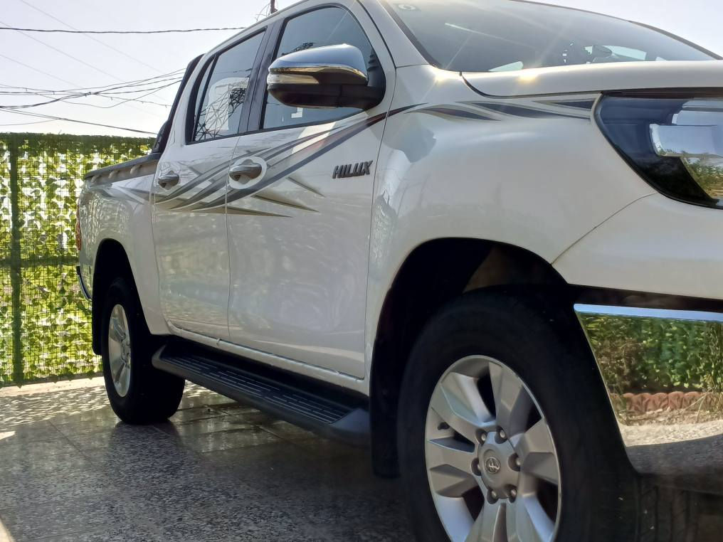 السلام عليكم 
بيكم هايلوكس فور ويل 17اوتوماتيك رقم بغداد الماني مشروع وطني سنوية لل28 مكفولة من الحادث والصبغ والتبديل 
كلها على وضع الشركة بشرط 
العنوان بغداد جسر ديالى الجديد منطقة الكرغولية 
ماشية 225km
سونار ماعندي الشراي يجي يفحص سونار 
الشراي يتصل 

الاتصال ***********
السعر ٢٥٥ وبيها مجال قليل بغداد, العراق
