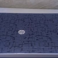 لابتوب HP نظام ويندوز 10   رام 8  .التخزين 1تيرا   معالج core. i3  نظا...