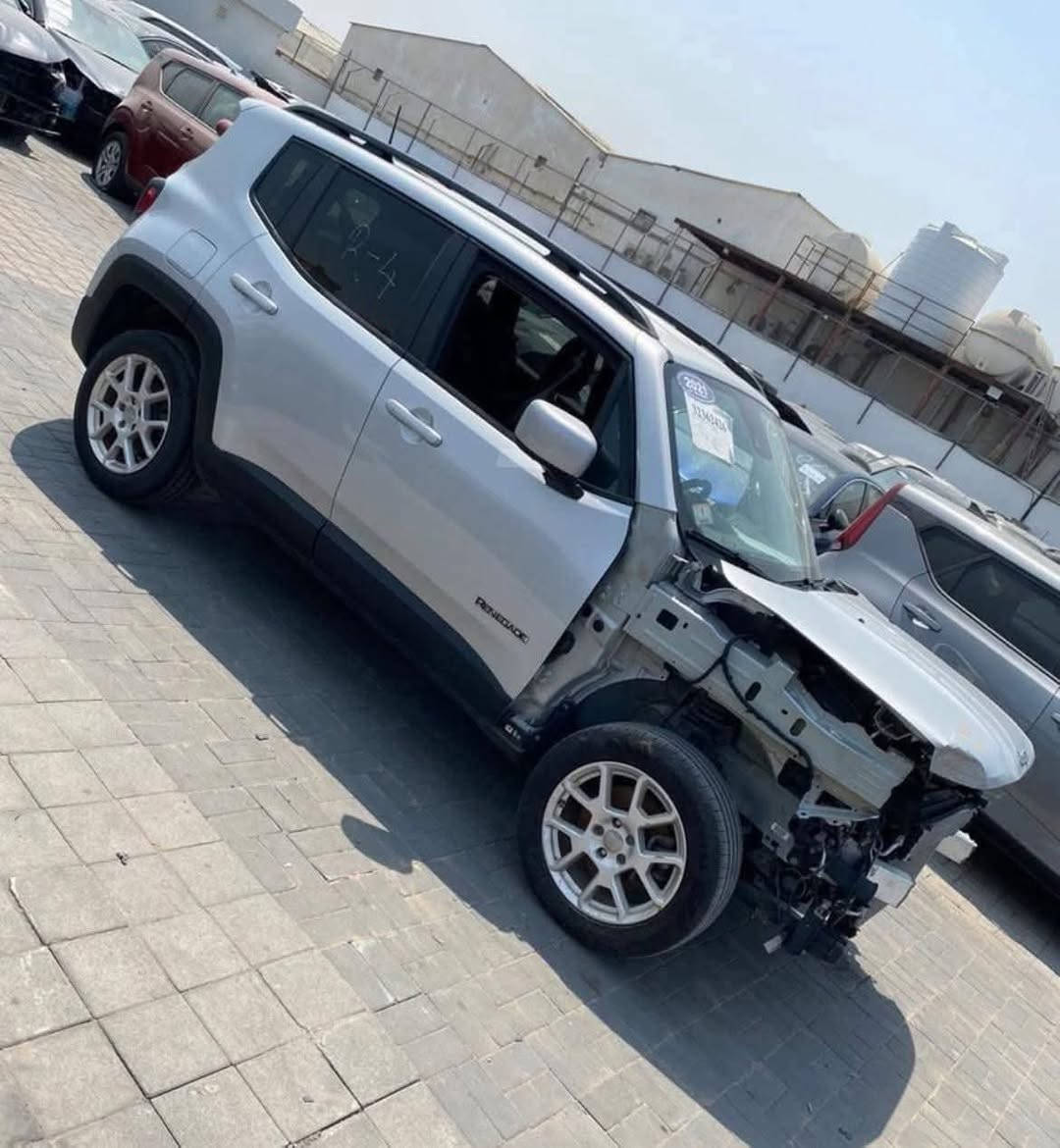 جيب رنجيد موديل ٢٠٢١ للبيع فقط حادث خفيف دعامية فقط مرشوش صبغ ايرباك سليم محدثه ماشية ٦٤ السيارة بأسمي رقم اربيل تحويل ثاني يوم السيارة سليمة وجاهزه من كل الجوانب تخم تاير جديد وتخم أذاين جدد وتحديث بسيط وشومات وسيباية ولايت زينون محركها ٢٤٠٠ فور ويل دفع رباعي مواصفات فول عدى فتحه السقف السعر ١٤٣ بيه مجال بسيط مكاني بغداد الدورة ***********
