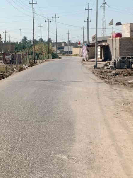 بيت زراعي للبيع مساحه 200 غرفتين وصاله ومطبخ وديوانيه وصحيات وساحه جبيره صب كونكريت طريق سوق الشيوخ فضليه نزله مشتل زهور لبيت طابقين هيكل طابق جوه كامل عوزه لبخ وسيراميك ولفلوك غراضه كله متوفره تجي كبل تبني مكان مرتب ع تبليط مباشر سعر 48 وبي مجال ***********
