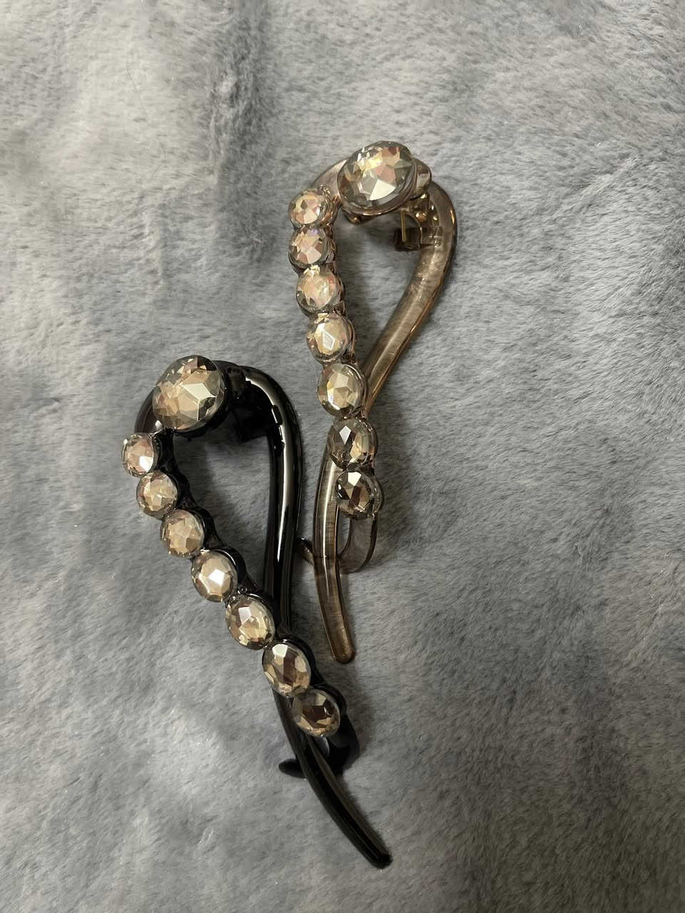 � عرض القطع الأخيرة 🔥

وصلتنا أنواع مميزة من القراصات والطواكة بتصاميم جميلة تناسب كل الإطلالات ✨

✔️ موديلات عصرية
✔️ جودة حلوة وسعر مناسب
✔️ مناسبة للفساتين والعبايات والبناطيل

⚠️ عرض خاص على القطع الأخيرة فقط
الكمية محدودة واللي يعجبها موديل تحجز بسرعة 🛍️

📩 للحجز والاستفسار مراسلتنا على الصفحة
@إشارة 
#بسمايه_مول_بسمايه_اكسبلور #مشاهير_تيك_توك_مشاهير_العرب #سعر_القطعة #تخفيضااااات #مدينة_بسماية #بسمايتي. #بغداد_العراق. #بسماية #العروض


**إذا كنت صاحب هذا الإعلان وتريد حذفه لأي سبب، رجاءا أرسل رسالة إلى الدعم الفني**