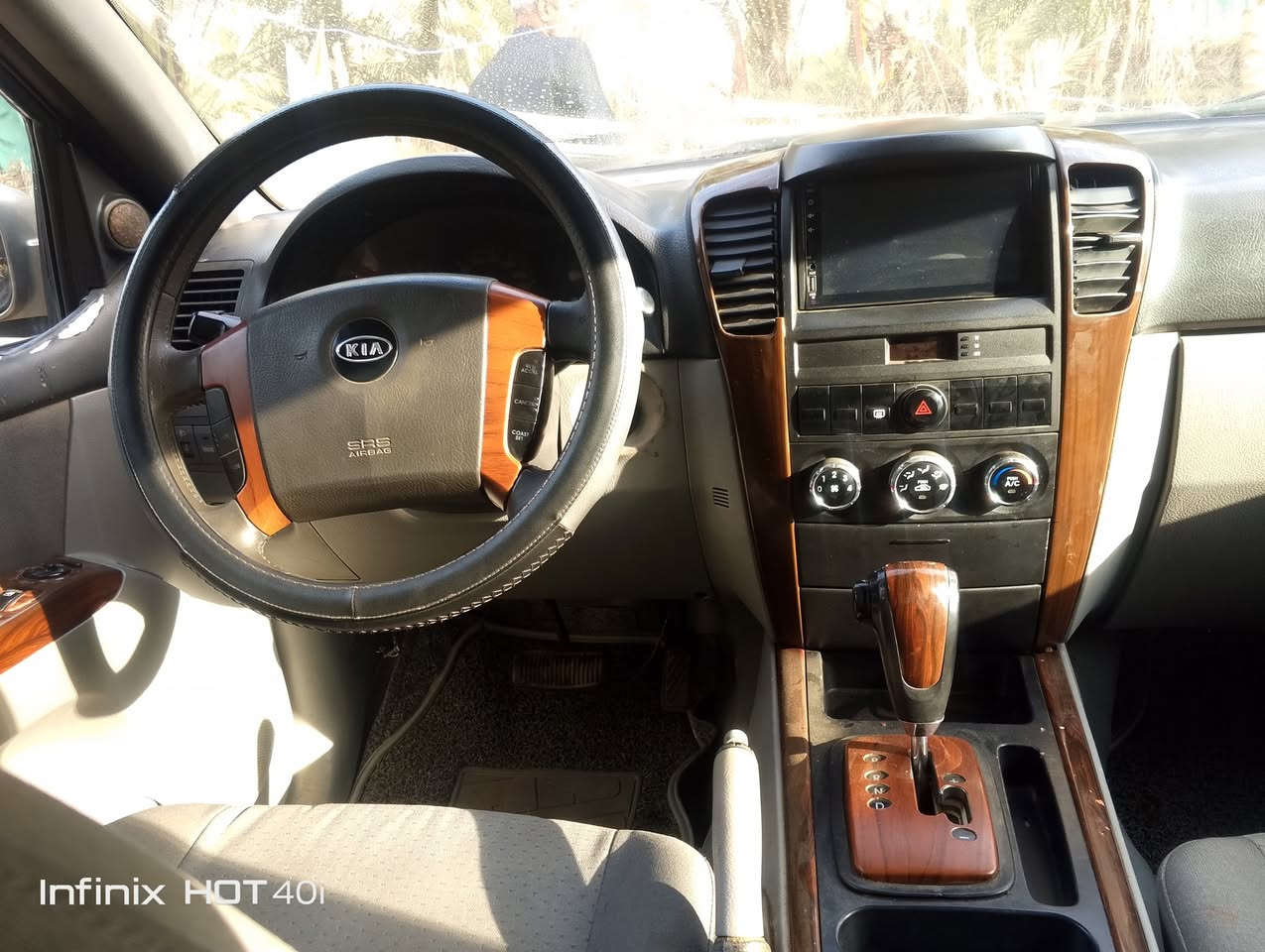 السلام عليكم سيارة كيا سورنتو موديل 2006 رقمها شمالي سليمانية مواصفاتها المعروفه بيها بعض التفاصيل للاستفسار الاتصال على الرقم *********** السعر 75$ وبيها مجال..السياره موجوده...العباسية
