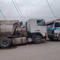 شاحنة • للبيع