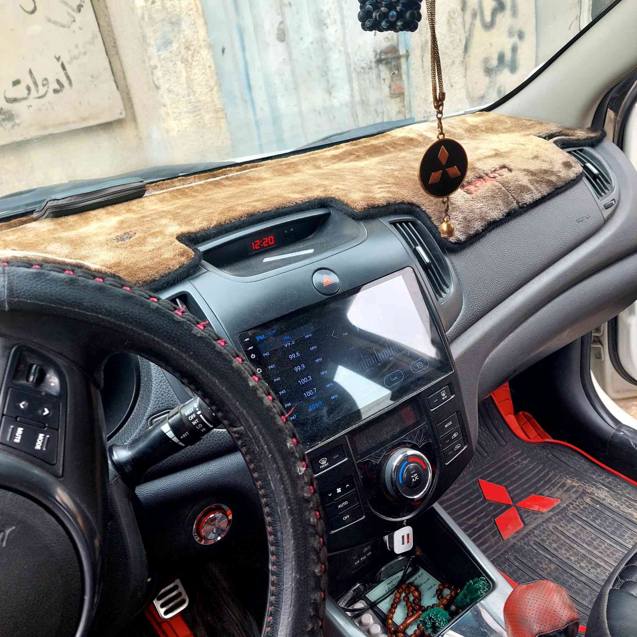 موديل 10 السعر 100 وبيه مجال كفالة هاتف ***********
