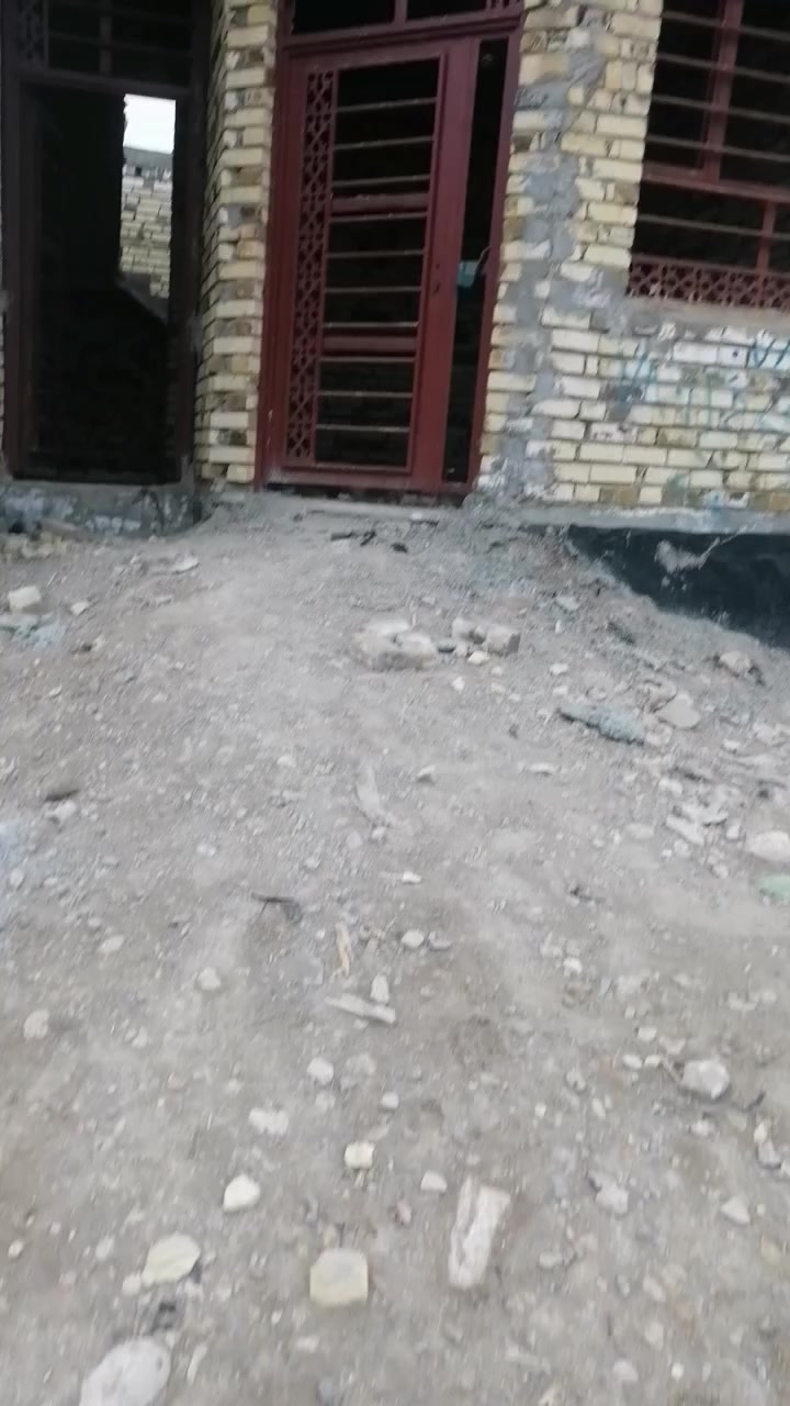 السلام عليكم هيكل المساحه 100 متر طابو زارعي سند 25 قريب ع شارع 100     الرقم ***********
