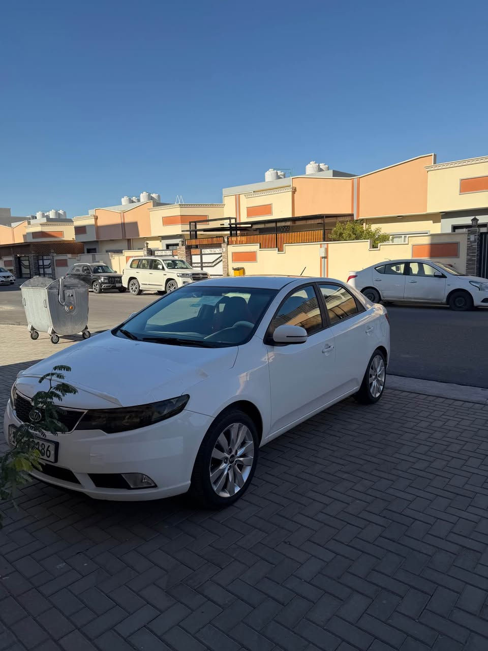 سيراتو 2012مكينه 600سياره كفاله من صبغ والضربه والبارد جاهزه من كلشي ماشيه 110 إني مكلف بلنشر 
السعر 110
رقم الهاتف *********** البصرة, العراق
