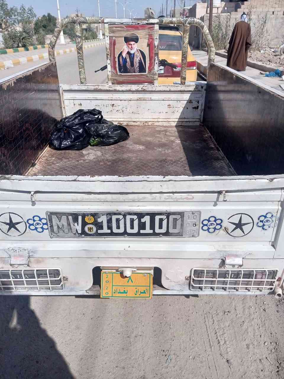 السلام عليكم من رخصة مدير الكروب ستوتة 17 نظيفة مكفول شاصي ومحرك الشراي يخابر *********** مكاني رفاعي
