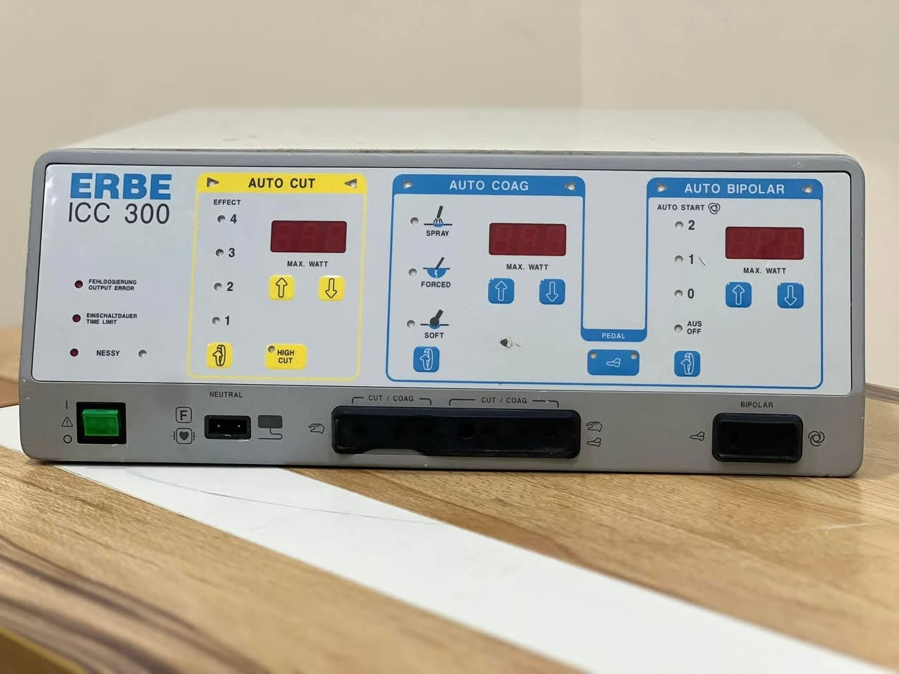 ✅️✅️✅️توفر من جديد و بسعر مناسب جدا ✅️✅️✅️

             تكنولوجيا الطب للأجهزة والمستلزمات الطبية 
 
                    ✅️✅️   جهاز كوتري erbe✅️✅️
استخدام نظيف جدا
•300 watt 
•monopolar
•bipolar
كامل الملحقات 
Earth plate 
Foot switch

للاستفسار عبر الواتساب 
***********

للاستفسار و التواصل على الأرقام التالية
 *********** واتس و اتصال 
***********  اتصال فقط 

#تكنولوجيا_الطب_للاجهزة_والمستلزمات_الطبية
