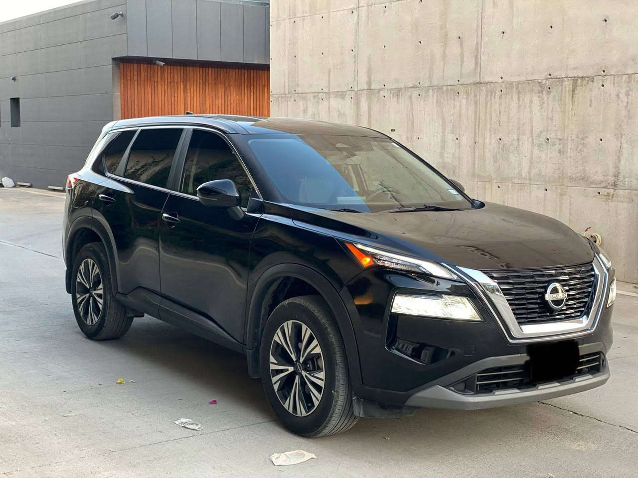 نيسان روك 2023 مواسەفات SV 
بەصمه وشەغال و شاشه وكاميرا
و رادار پيش و دوا و لاتەنيشت وحاسه
تەنها 24,000 روشتووه 
سەيارەکە وەك كلين تايتل وايه
تەنها قوپايى پچوك به نوكى بونيدى
بى بوياخه بى چال بى سارد بى پارجه كوراو

سعر : لە کۆمێنت داوای بکە ڕاستەوخۆ بۆت دێت 🤖 

گێر ومەكينه و بەرد و رادار وكارەبايى به شەرت
ژماره كاتيه دوو مانكى لەکەلە بو رەقم كردن
سەيارەکە ماشاءالله زور تازه و جوانه

ژمارەی خاوەنەکەی 
وەتساب : 
***********
