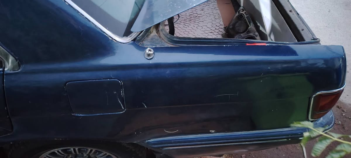 سلام عليكم
سياره للبيع كراون سيدانه يسراه بلاد 
موديل 1988
رقم ذي قار  مشروع وطني 
سيارع مصبوغه عام  مكينه ونجي  سياره خير من الله كهرباء كلها جاهزه  سعر ٥٠ اوبها مجال  رقم الهاتف ***********
