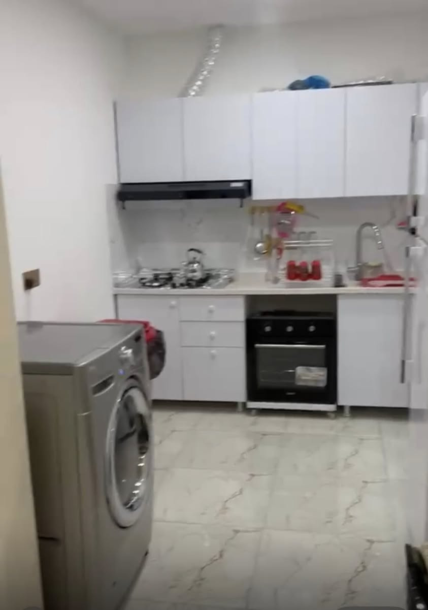 شقة مؤثثة بالكامل للبيع في أربيل مجمع پاكلاند
المساحة ١٠٥ متر ١+٢ غرفتين و صالة
مواجهة للحديقة الداخلية
عمارة B طابق ٣ الثالث.. 
لمزيد من المعلومات و الاستفسارات الإتصال بالرقم
اسيا سيل و واتساب ***********
نحن في شركة جامانه للعقارات في خدمتكم دوما"

