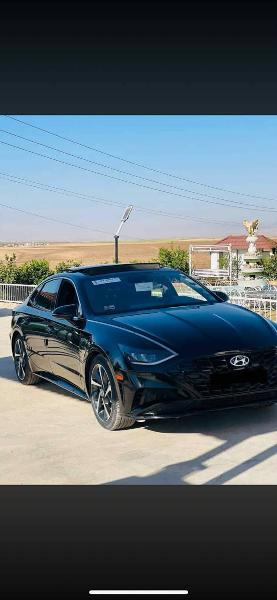سوناتا 2023 فول مواصفات 
السياره ماشيه 16 الف مايل 
مواصفات السياره :
بنوراما ، بصمه 
تشغيل عن بعد ، بصمه ابواب
سماعات BOSE ، شاشه حجم كبير
شفتات ستيرن ، مثبت سرعه
تحديد مسار ، اوتو هولد
صندوق ذكي
كشن كهرباء ، كشنات جلد
هيتر كشنات ، هيتر ستيرن
رادار امامي ، نقطه عميه 
لايتات زنون ، بكلايت متصل
تبريد منفصل ، قطعتين تبريد خلفيه
السياره محرك 1.6turbo 
5 انضمات قياده
ويل حجم 19 كروم 
كامره خلفيه دواره 
السياره مرقم اربيل باسمي تريد تحويل او وكله 
حادثها ربع البوند صبغ
  و جملغ و باب مبدل بلادي نفس اللون
للتواصل 
*********** واتساب متوفر
مكان سياره عقره بين اربيل و دهوك اكر, نينوى
