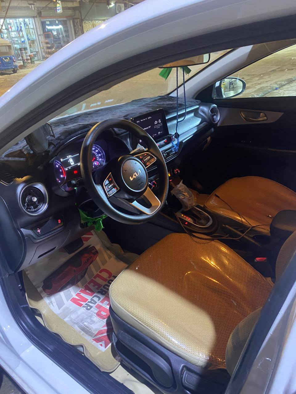 سلام عليكم ‏ 
كيا فورتي 2023دخول جديد وارد امريكي 🇺🇸
حادث دعاميه امامية مبدلة والخلفيه بلاديه مكفوله من التبديل والصبغ مكفوله من ايرباك 
محرك كير مكفولات ☝️
 
(( ابيع على الفحص وين يعجبك افحص 👍))
رقم (بغداد) انكليزي بسمي تحويل ثاني يوم

محرك 2000 Doch دوش

رادار خلفي تنبيه عند الرجوع‼️
رادار امامي ❗️❌
تحديد مسار/ سياقه ذاتيه 
اوتو بريك /توقف ذاتي عند الاقتراب ⛔️
كامره خلفيه 📷
شاشه كبيره تدعم 📲Android Auto/car play
فول تحكمات ستيرن 
3 انظمة قياده Sport/Normal/Smart
كروز مثبت سرعه 
ويل كب كروم 
حساس اطارات 
شاشة ظبط واعطال بل دشبول 
منافذ Usp/ Aux/ 12V
4 دسك/ مانع انزلاق/Abs
السياره جديدة بمعنه الكلمة مال بيت العنوان بغداد/الحبيبه    اتصال   *********** متوفر واتس اب ***********
