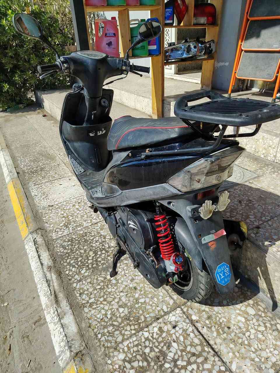 سلام عليكم  دراجه ماكس عدله  البيع  نضاله   وشله   وين متريد  كهربايات كله شغاله اليحب  يخابرني  وإني  حاضر هاذه رقمي  ***********  عنواني  بغداد الكماليه
