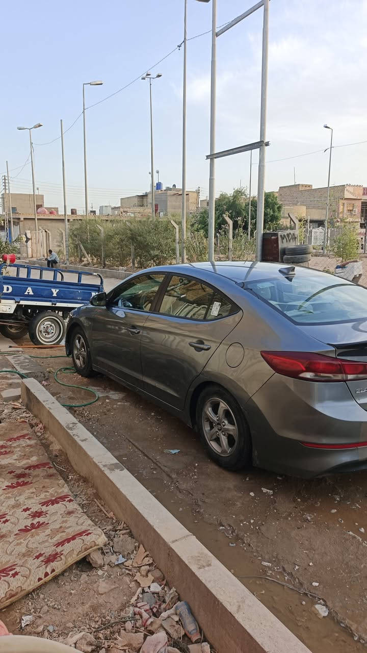 سلام عليكم لانتره17 كير مكانه خير من الله تبريد تحكم بل سرعه سعر 120 وبيه مجال أمريكي بسمي حادثه بنيد فقط شراي يتصل ***********

