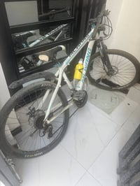عندي هذا للبيع ب 70 الف 07770620933