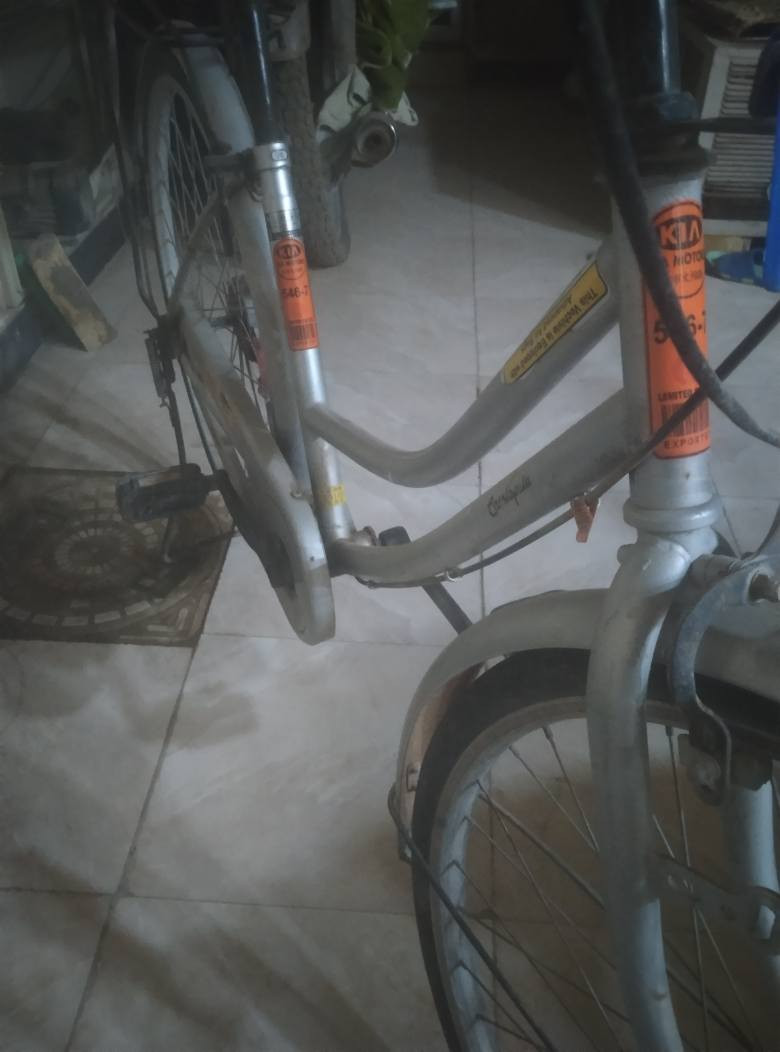 باسكل للبيع الحجم 26 رصاصي فول مواصفات ما ناقصه شي السعر خاص ع هاذا الرقم واتساب ***********
