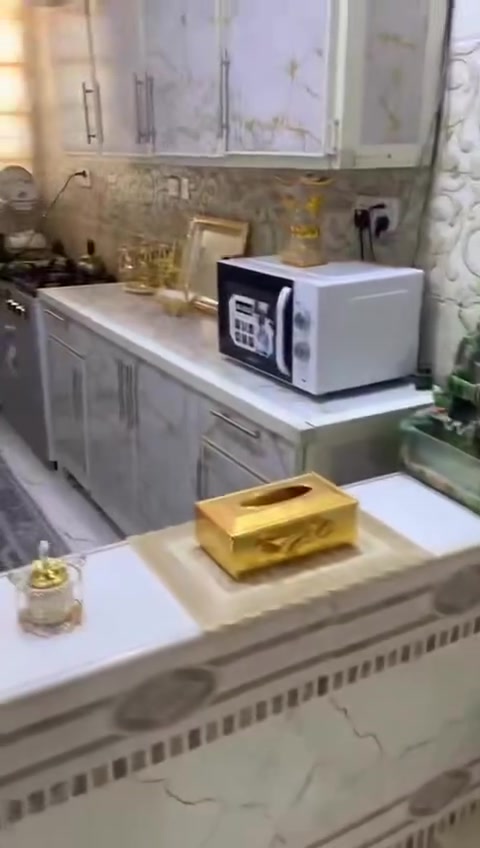 السلام عليكم 
دار للبيع المساحه ١٠٥ م كونكريت مسلح 
يتكون من صاله وبراني ومجمع صحي عدد ٢ ومطبخ وغرفه نوم 
يباع البيت مع الاثاث 

للاستفسار الاتصال على الارقام او مراسلة الصفحه 

***********

ملاحظه مستعدون لاستقبال عروضكم من القطع والدور السكنيه ماعليكم سوى ارسال المعلومات إلى صفحة المكتب 

عنوان المكتب السماوه نهاية شارع الاسكان قرب كافترية كناري
