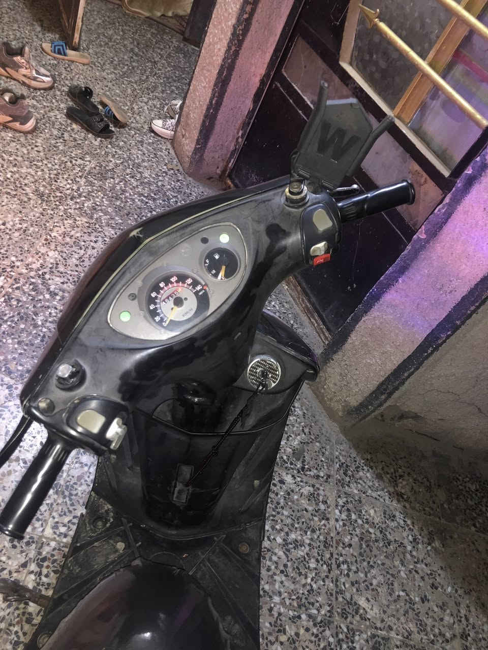 سلام عليكم شباب ثلعب جي تي ار دراجه نضيفه وحلوه ومرتبه بس مكينه مفتوح مره واحده مبدله ولفات نقصه فقط قفل بانزين و تساند تعليك بقيه كاملات سعره ٣٧٥ وبيه مجال مستعجل على بيعته ***********
