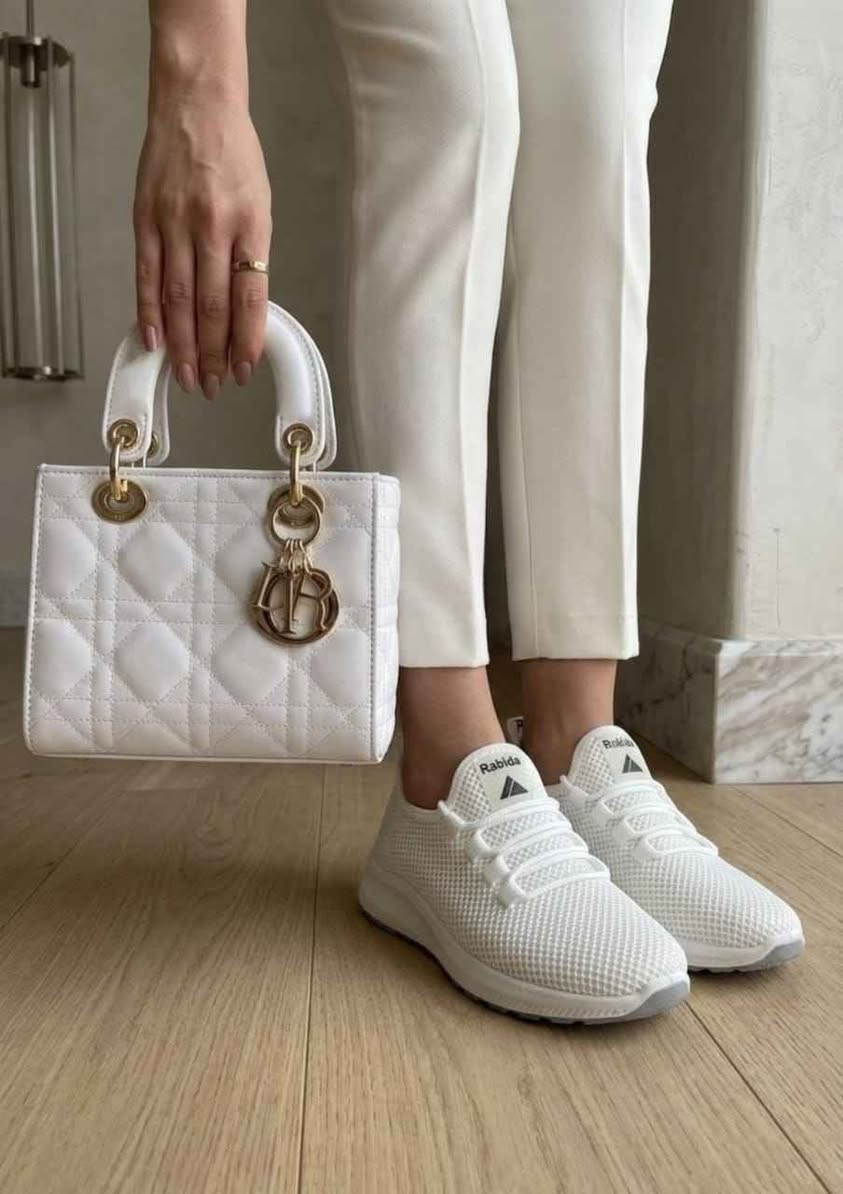 ✨👜👟 وصل الجديد! 👟👜✨
إذا كنتِ كتقلبي على إطلالة عملية وأنيقة فنفس الوقت، فهذا الطقم غادي يعجبك. 😍
حقيبة عصرية بتصميم راقٍ مع حداء مريح وخفيف، تنسيق مثالي للعمل، الجامعة، التسوق والخروجات اليومية، باش إبقى ستايلك مرتب ومرتاح طول النهار. 🤍✨
🎀 الطقم كيتكون من: ✅ حقيبة يد أنيقة مع حمالة كتف ✅ حذاء رياضي مريح وعصري
🤍🖤 متوفر باللونين: الأبيض والأسود
📏 المقاسات: 37 - 38 - 39 - 40
💰 الثمن: 280 درهم فقط
📦 التوصيل متوفر لجميع المدن
📲 للطلب أو الاستفسار، راسلونا على الخاص. 🌸 عين حرودة, المحمدية


**إذا كنت صاحب هذا الإعلان وتريد حذفه لأي سبب، رجاءا أرسل رسالة إلى الدعم الفني**