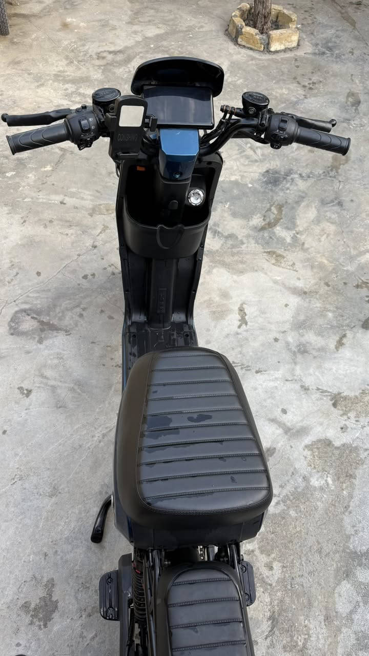 دراجة كهربائية CONSHING X900 مستعملة (الحجم الكبير)
الدراجة نظيفة (تحتاج فقط بطاريات جديدة لان بطارياتها تعبانة)
تشيل 5 بطاريات 
تشغيل بصمات + سويچ
سرعتها تصل إلى 60-65 km
4 نمرات
بلوتوث شغال + سماعة داخلية 

#السعر 400 ألف و بيها مجال جدًا قليل .
التواصل واتساب | ***********
