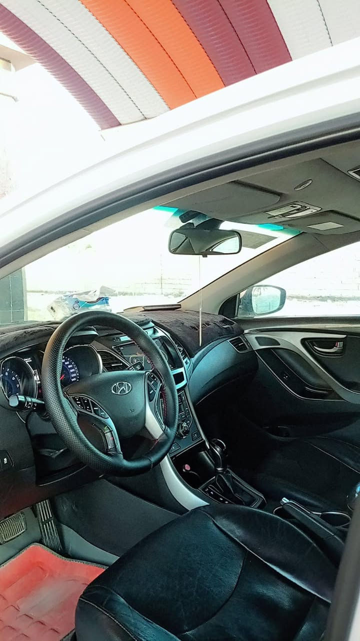 سلام عليكم ￼ ‏￼النترة 2015  خليجي فول موصفات رقم شمالي بسمي مكفوله كفاله عامه عده لدعاميات صبق موصفات كشنات جلد رقم لجديد بسمي لد امامي خلفي حساسات ويل كروم مري شفط اشاير بلمري بصمه  فتحه سقف وباقي لموصفات معروفه مكان لسياره الانبار اي ستفسار على هاذه لرقم ***********
