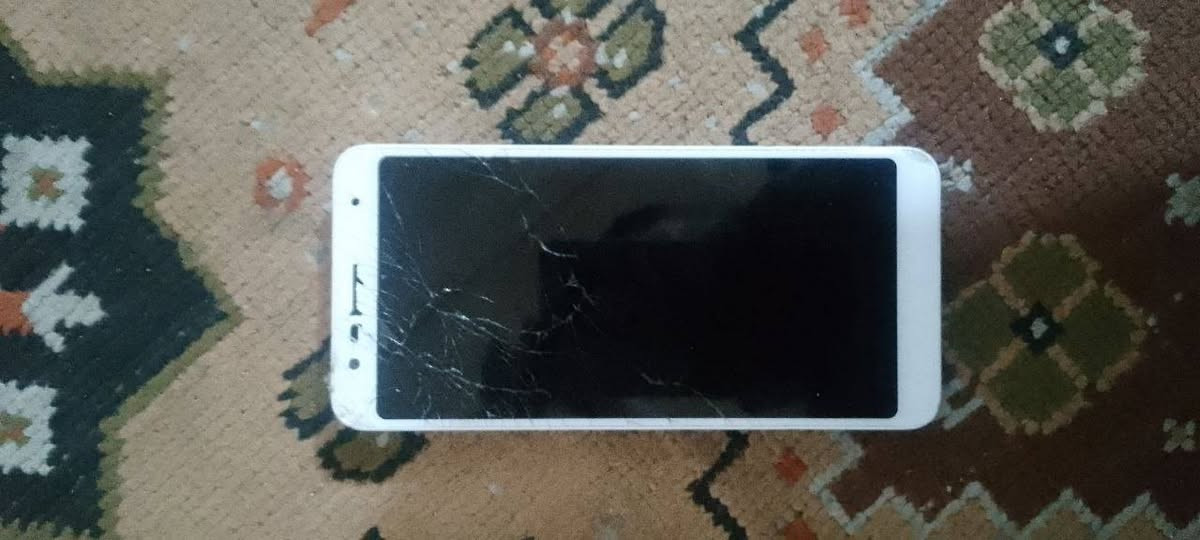 سلام عليكم تلفون كونكا للبيع سعره 20الف مكاني بغداد العبيدي *********** واتساب بغداد, العراق
