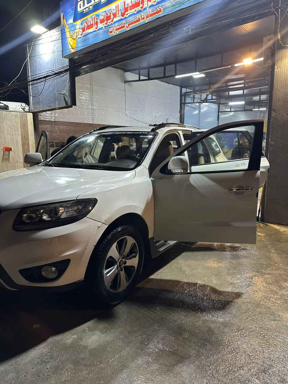 السلام عليكم
سنتافيا 12 خليجي استلام شركة 4 سلندر كامل المواصفات مكفول من الصبغ والتبديل 
نظيفة ماشية 149 الف مواصفاتها: ثلاجة داخلية - اشاير بالمري - فتحة-داخل صاجي -شاشه 
السعر: 165 ورقه وبيها مجال
***********
