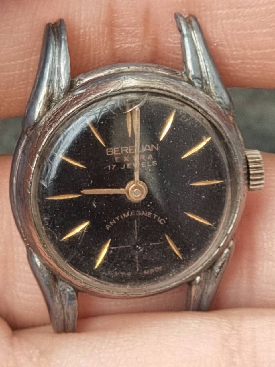 سلام عليكم ساعة مو شغالة بهذا الشكل قيمها و بالعافية عليك اي استفسار ***********
مكاني بغداد لايوجد توصيل
