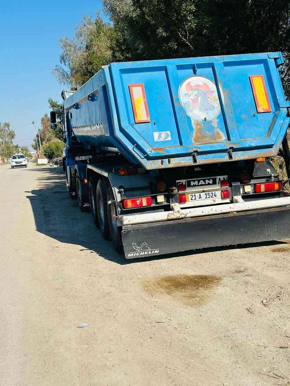 سياره البيع مان موديل ٢٠٠٧ مكفولة من مكينه كير أكسل شاصي صبخ مربوطه عربانه مك نيسان سيارة خير من الله كل نقص ماكو  رقم ***********
