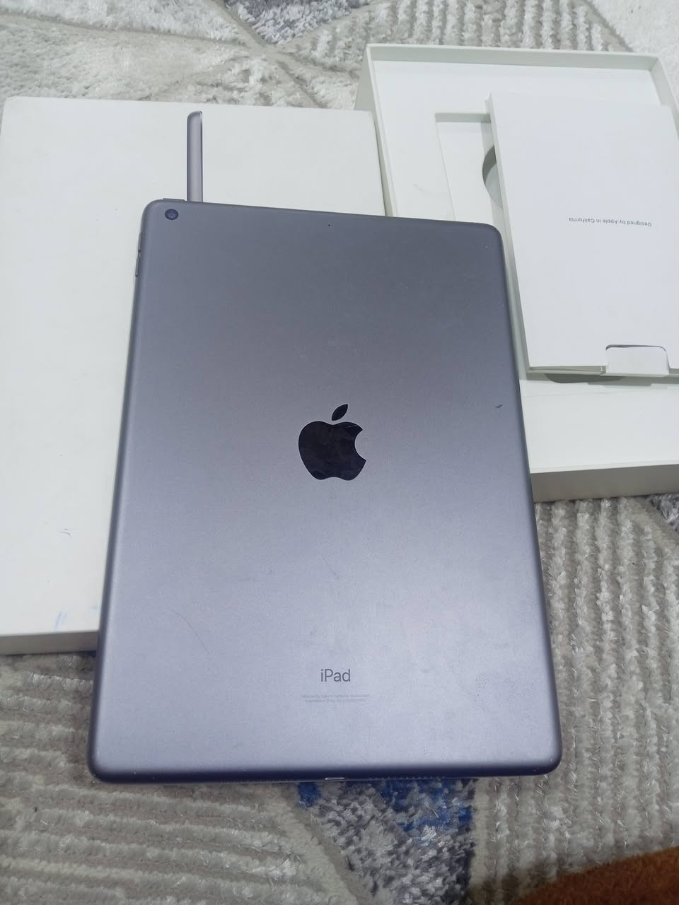 ايباد ٩ بطارية ٩٠ جديد مابي اي غلط صارلي ٦ اشهر ماخذة فتحته ع ايدي. ابيعة حتلو ١٠٠ الف مستعجل ع بيعته  والله شاهد مابي شي بس محتاج فلوس ***********
