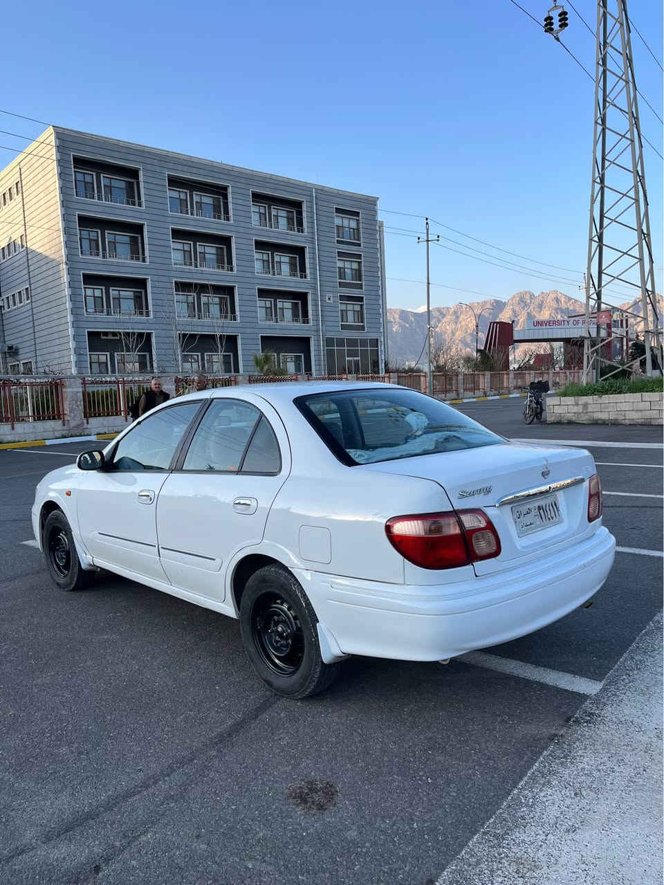 ***********
***********
نیسان سەنی. مۆدیل ٢٠٠٢. ئارم پلاستیک هەولێر بە شەرتی ئەولیات و مەفرەزە. رەقەم ئەسڵی. گێر مەکینەو توندو تۆڵی بە شەرت نمونیە. لە جوانی دوو پارجەی سبوخە. بئ ناو بئ ئرباگ  لەسەر ساخی پەمبە 
سعری ٦٠ گەلاو ماملە السليمانية, العراق
