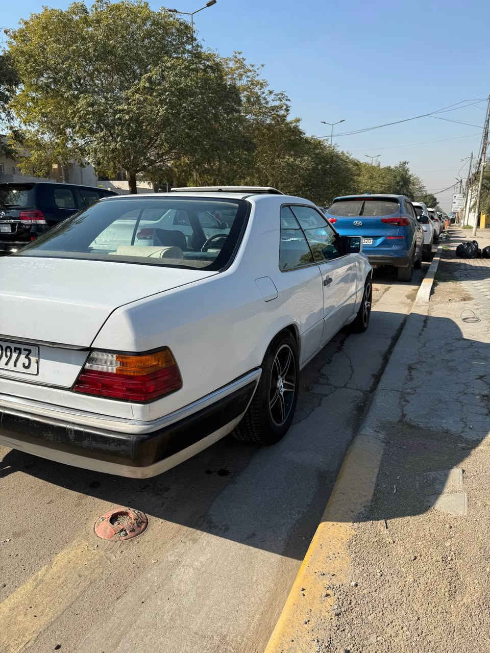 مارسيدس 300ce 
موديل 1988 
سياره عضمتهه حلوه مكينه 300 عنكبوت 
قواعد دبل نضيفه رقم بغداد بسمي تحويل ثاني يوم 
تخم تاير جديد السياره يرادلهه شويه ترتيب للغرفه 
سعرهه 58 ورقه 
للبيع او مراوس ويه ام عيون 
مكانهه كاظميه ساحه عدن او منصور
*********** بغداد, العراق
