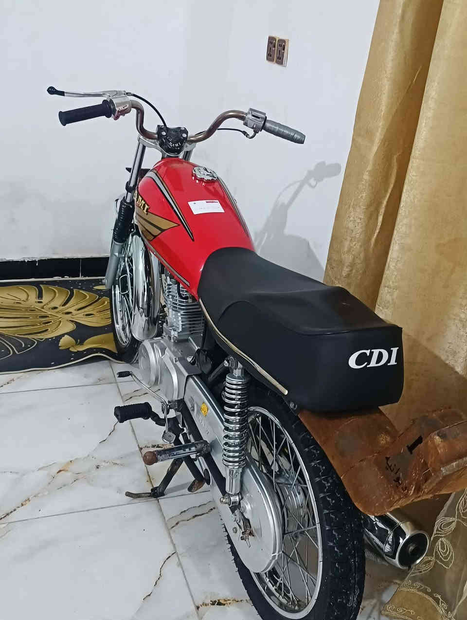 سلام عليكم دراجه للبيع شاصي 2021 نامه شلمجه اصلي تعميرا 2025 صارله 6 اشهر سعر 900 بيه مجال بصيد كلش مكاني  دوانيه ***********
