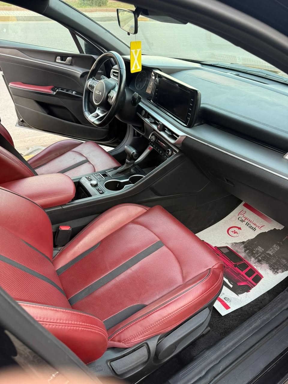 السلام عليكم شباب  K5 وارد امريكي 2024 جي تي لاين فوول موصفات عدى البنوراما محرك 1600 تيربو بيها تلث قطع فقط موضح داخل الصور وبيها خدوش بسيطه سياره خير من الله ترهم مراوس هم العنوان البنوك قرب مرطبات كريم سفيح للاستفسار ***********
