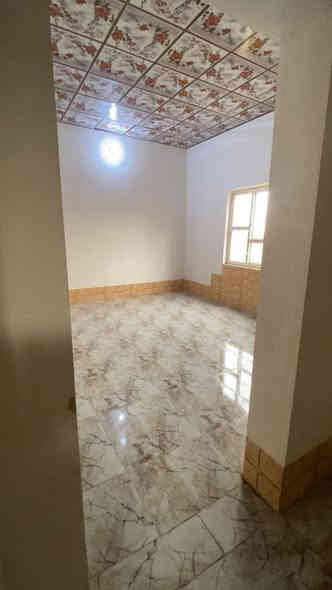 السلام عليكم يوجد بيت جديد شرط للبيع في الناحيه القديمه عالشارع العام مكانه شرط رئاسي عالشارع بعرب الحديد الي يحب يعرف اكثر اتصال على الرقم ***********
