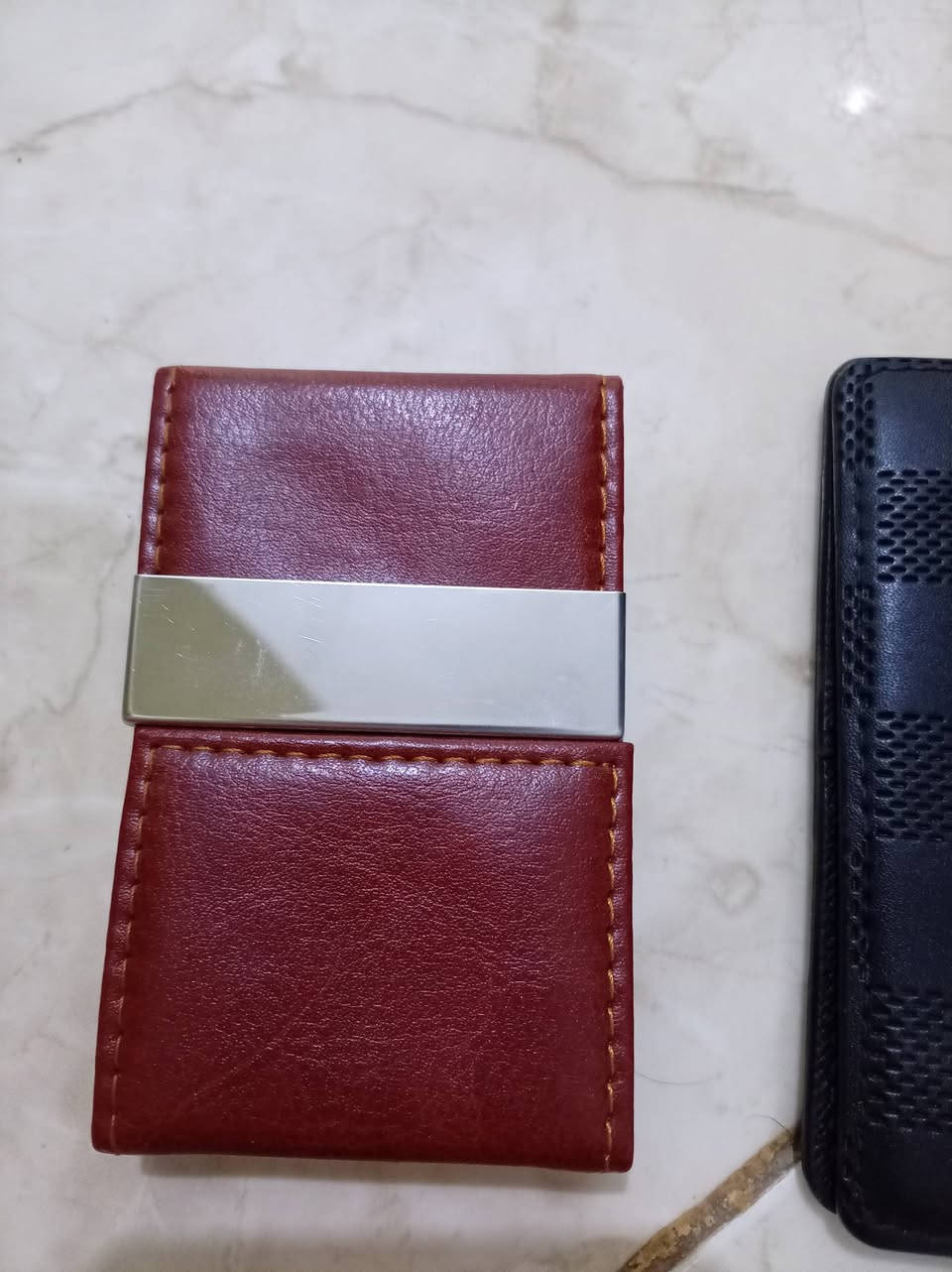3محفظات مع علبه حفظ سكائر اوباجات اول تم 20مع توصيل


**إذا كنت صاحب هذا الإعلان وتريد حذفه لأي سبب، رجاءا أرسل رسالة إلى الدعم الفني**