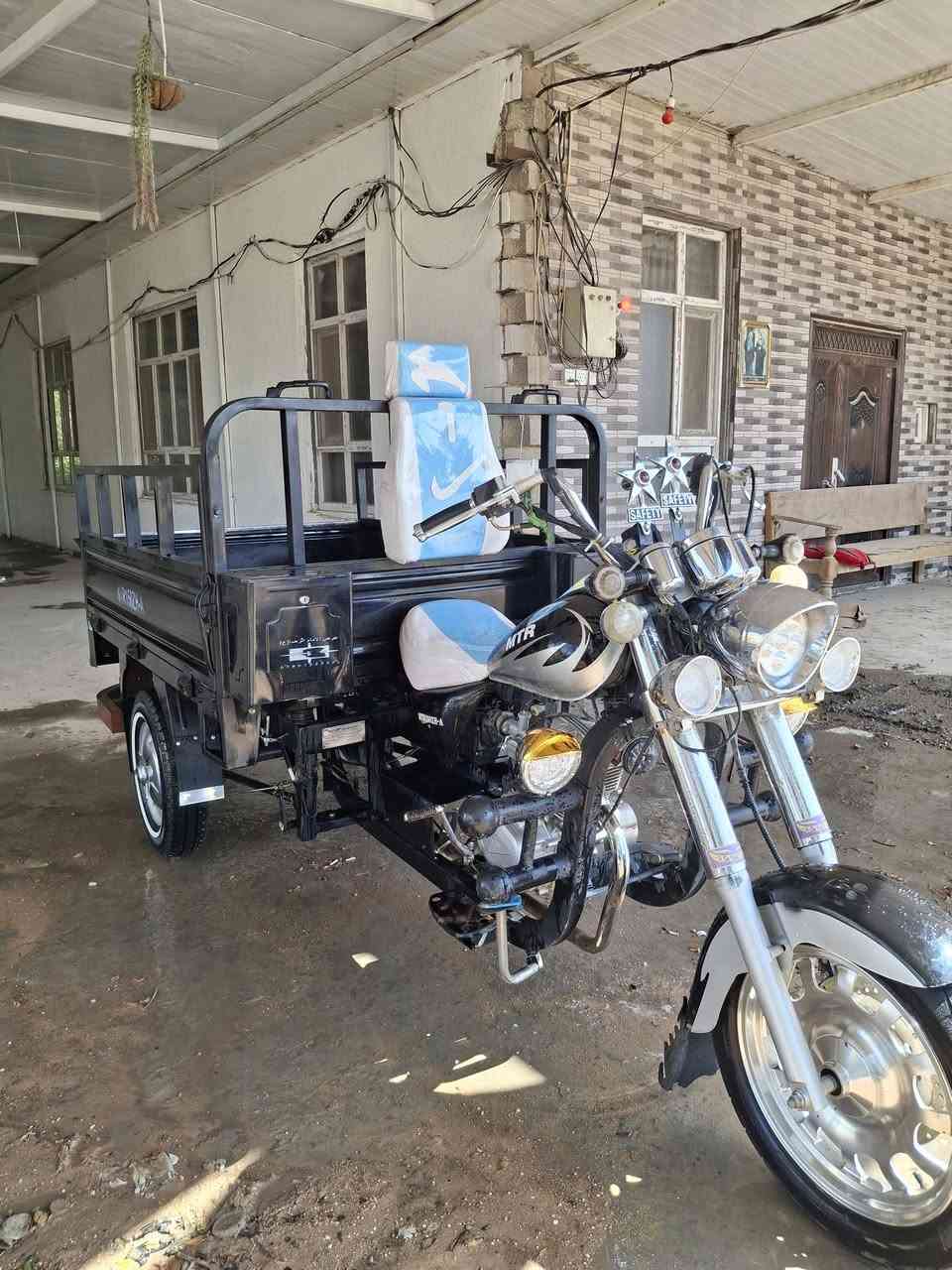 السلام عليكم 
للبيع: ستوتة إمتيار موديل 2023 (بحالة ممتازة)
​النوع: إمتيار 
​الموديل: 2023
​اللون: أسود ملكي
​الحالة القانونية: مرقمة (رقم وسنوية جاهزة)
​الموقع: النجف الأشرف - شارع الصب - مقابل قرية الغدير
​التفاصيل:
الستوتة بحالة نظيفة جداً كما موضح في الصور، وجاهزة للعمل مباشرة.
​للاستفسار والتواصل:
يرجى الاتصال على الرقم: ***********
